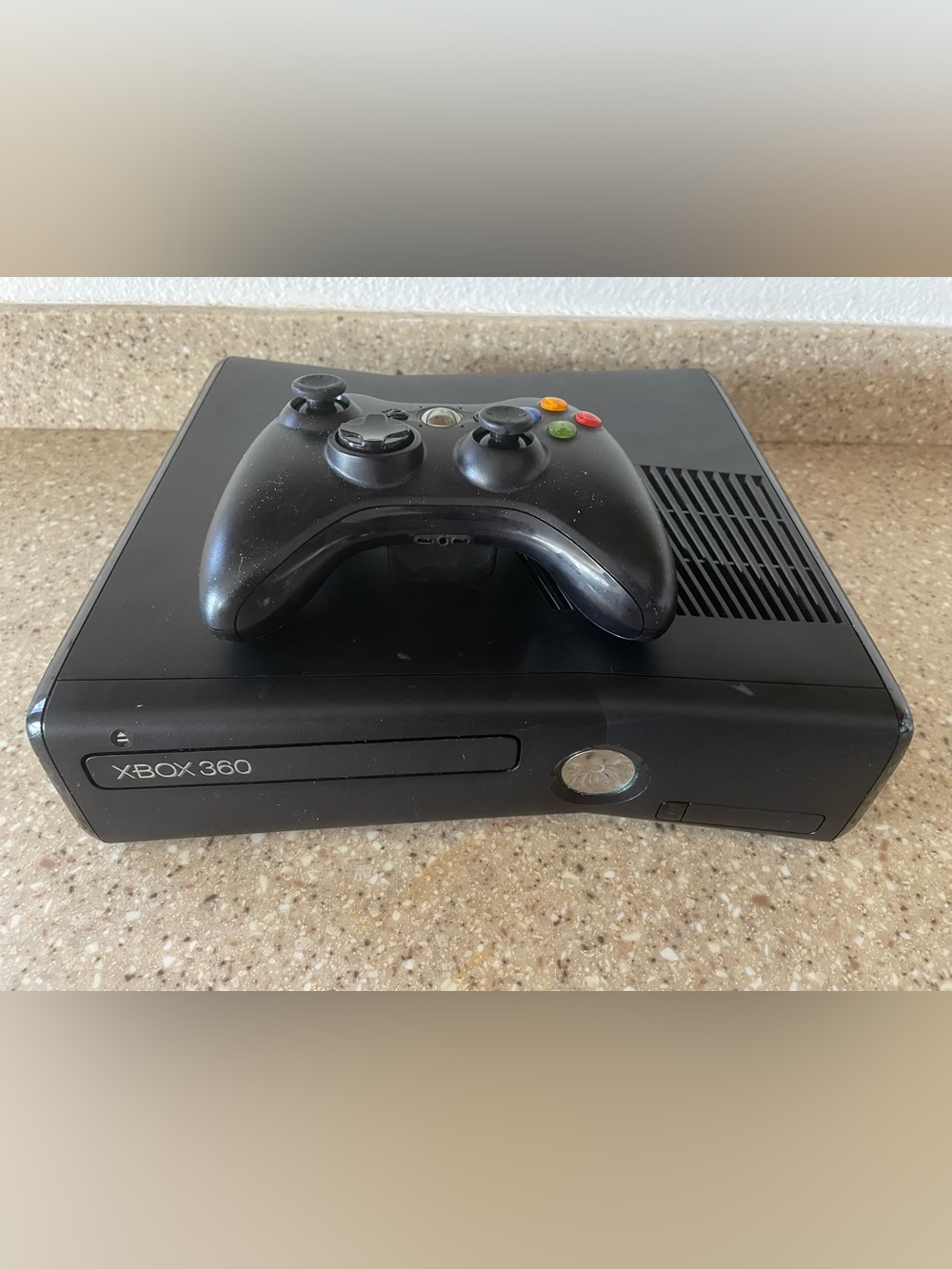XBOX 360 S Console & Controller Tested Works